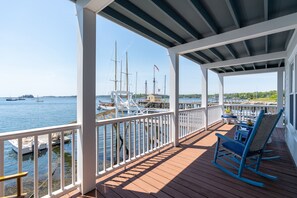 Property grounds - Oceanfront 2 bedroom unit on The Harbor (Boothbay Harbor)