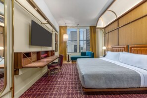 Room, 1 King Bed (Landmark View) | In-room safe, desk, laptop workspace, blackout drapes - Canopy by Hilton Chicago Central Loop (Chicago)