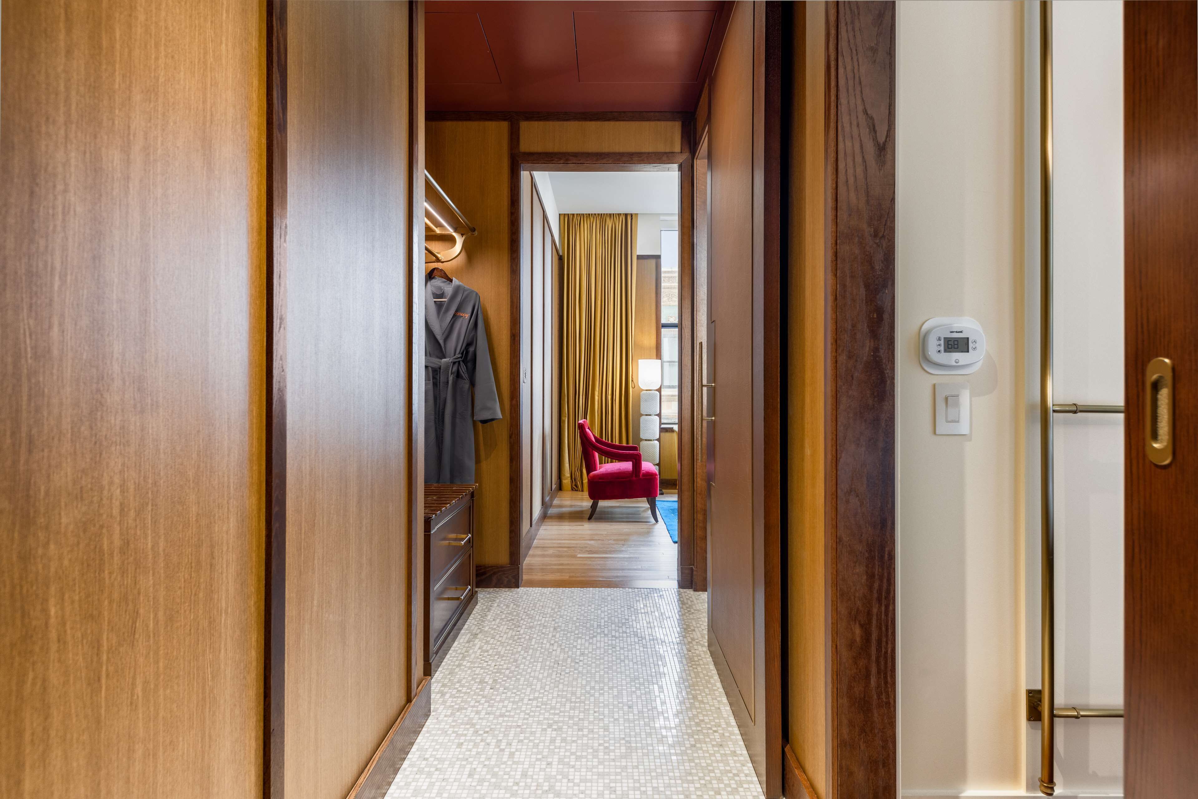 in-room safe, desk, laptop workspace, blackout curtains