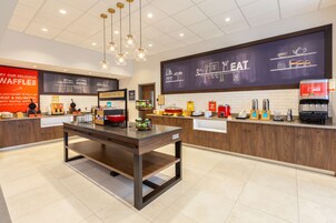 Desayuno bufé gratuito y diario