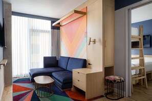 Two Bedroom, 1.5 Bath Suite | Oleskelualue