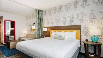 Studio Suite, 1 King Bed, Non Smoking | Living area