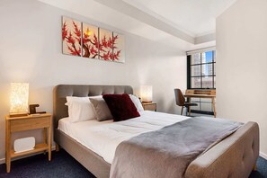 2 bedrooms, desk, iron/ironing board, WiFi