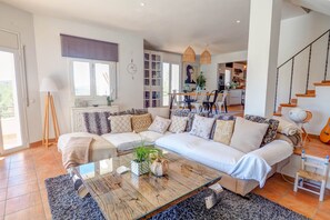 テレビ、ステレオ、書斎 / ワークスペース