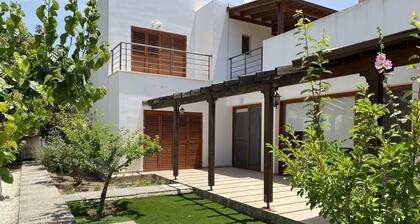 3 Bedroom Villa for rent in Tsada Village, Paphos near Minthis Hills Golf Course