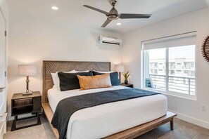 5 habitaciones, escritorio y tabla de planchar con plancha 