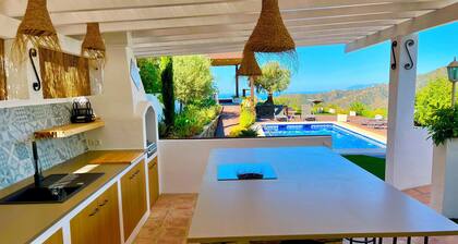 Promotion 10% Off June/Sept
Villa 3 bed, Private Pool & New Outdoor Kitchen