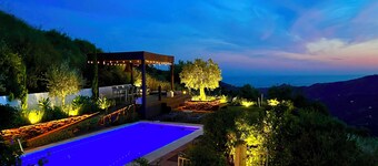 3 bedroom, Private Pool & New Outdoor Kitchen, A/C and WiFi 