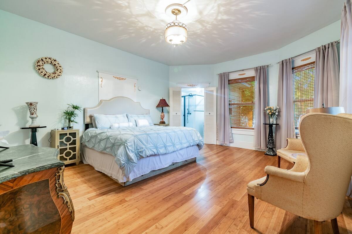 Deluxe Double Room, 1 King Bed, Ensuite, Garden View (Executive King - EnSuite)