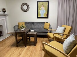 Design Apartment, Ensuite, Pool View (Pool View Apartment) | Lounge