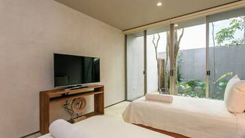 2 bedrooms, iron/ironing board, free WiFi, bed sheets