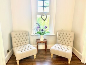 House | Interior detail - The Farmhouse - Sleeps 12 With Private Grounds (Hailsham)