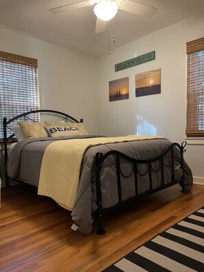 3 عدّة غرف نوم ومكواة/لوح كي وواي فاي مجانًا وملاءات أسرّة