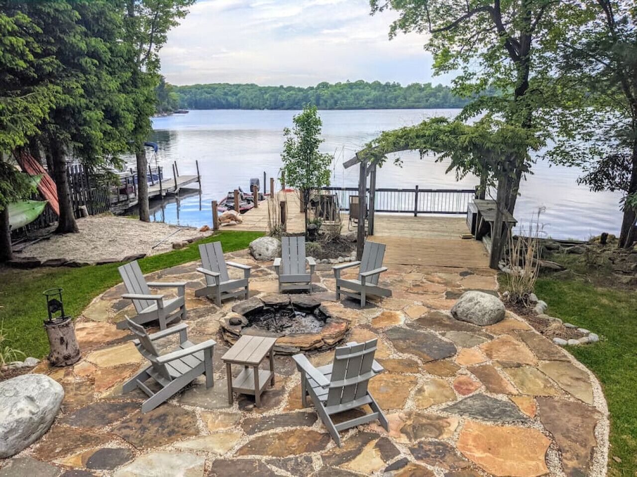On The Lake! Private Dock, Fire Pit, GameShed