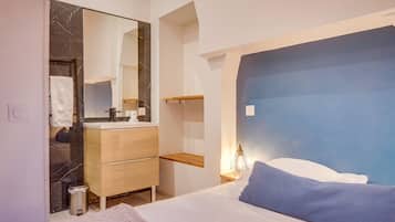 1 chambre, fer et planche Ă repasser, Wi-Fi gratuit, draps fournis