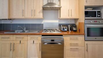 Réfrigérateur, micro-ondes, four, lave-vaisselle