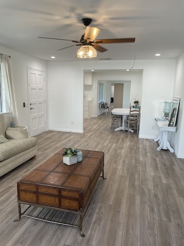 The Bluebird House Near Wineries Historic Downtown Murrieta 