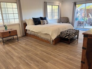 3 chambres, bureau, accès au Wi-Fi (inclus), literie fournie