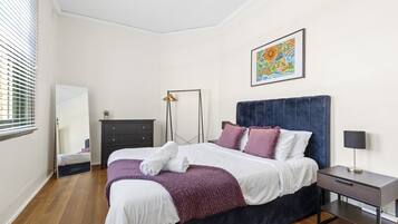 3 bedrooms, desk, iron/ironing board, travel crib
