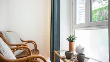 Habitación Deluxe | Decoración personalizada, muebles diferentes y wifi gratis