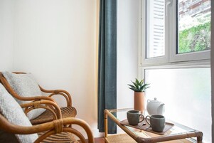 Habitación Confort, 1 cama de matrimonio, baño privado, vistas a la ciudad | Decoración individual, mobiliario individual, wifi gratis y ropa de cama