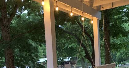 Bring or rent boat! Boat ramp for your use 2 doors down. Dock,Kayak & SUP,Hiking