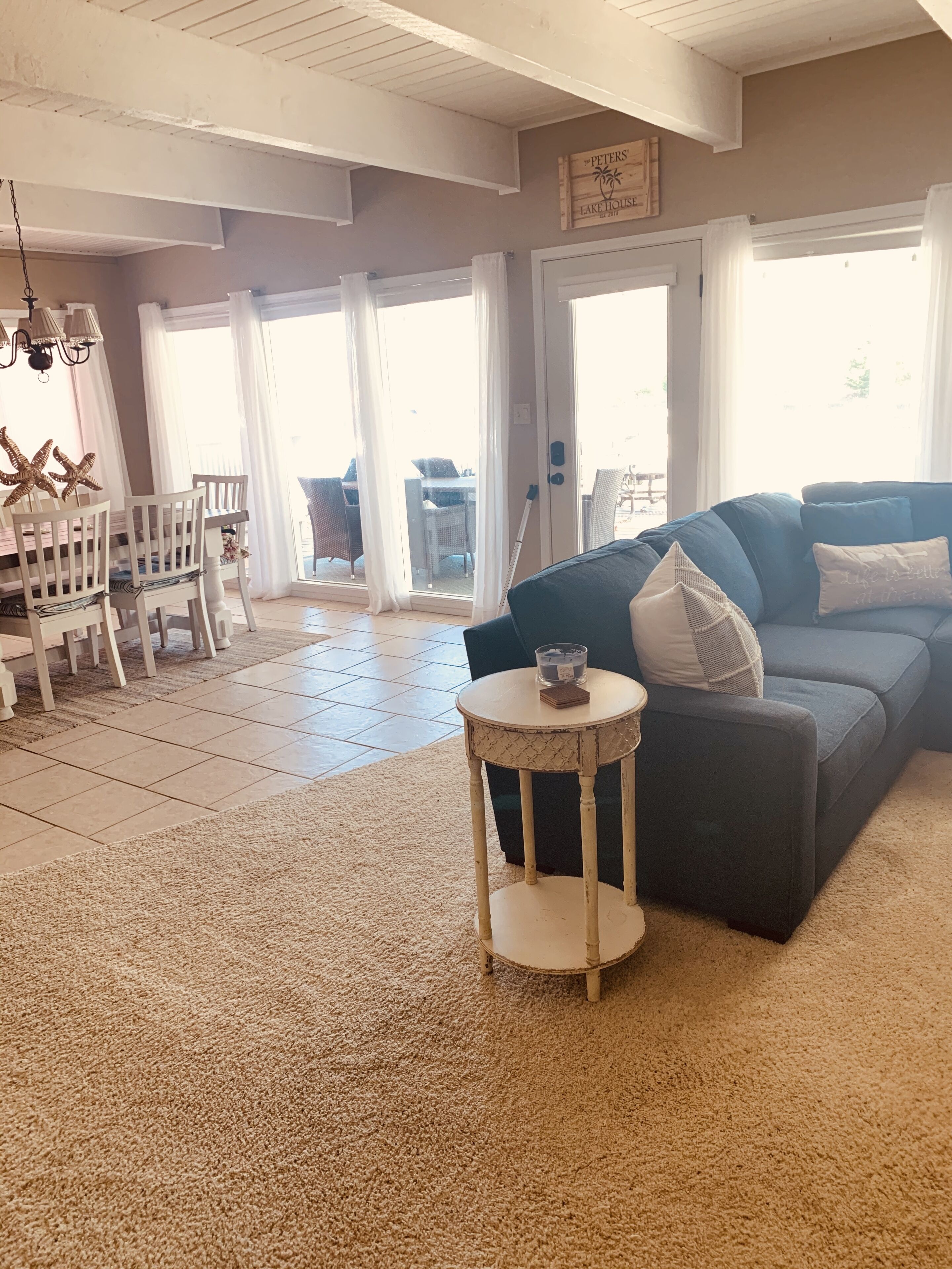 Smart-TV, Kamin, DVD-Player, Videothek