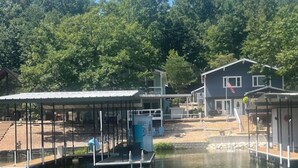 Exterior - Private COVE! Bring or rent boat for delivery. Boat Ramp/Dock/Kayak/SUPs/Fishing (Camdenton)