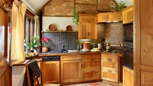 Microwave, dishwasher - Plum Guide - The Hazelnut (Banbury)