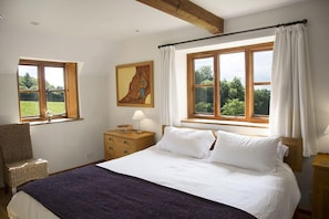 2 bedrooms, iron/ironing board