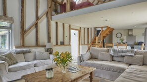 Miscellaneous - Plum Guide - Forest & Horses (Salisbury)