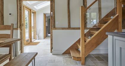 Plum Guide - Forest & Horses