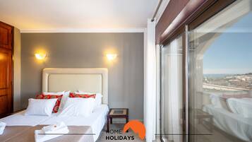 2 bedrooms, in-room safe, iron/ironing board, free WiFi