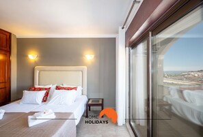 2 bedrooms, in-room safe, iron/ironing board, free WiFi