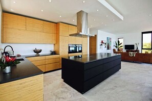 Fridge, microwave, dishwasher, kitchen islands