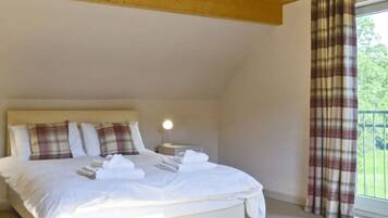 3 bedrooms, travel cot, WiFi