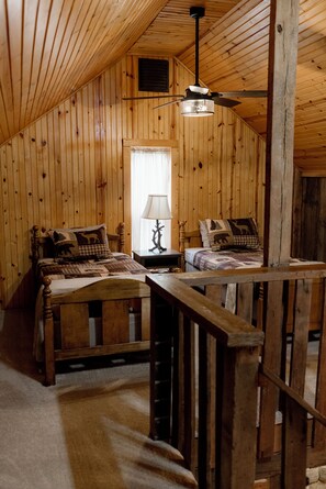 2 makuuhuonetta, silitysrauta/-lauta, ilmainen Wi-Fi, vuodevaatteet