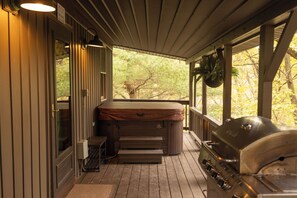 Terrace/patio - Secluded Hot Tub Cabin in the Heart of Southeast Ohio (Lore City)