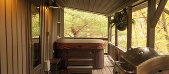 Secluded Hot Tub Cabin in the Heart of Southeast Ohio