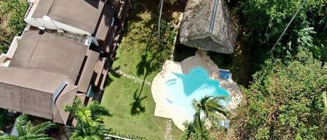 室外游泳池,恒温泳池