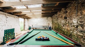 Game room - Plum Guide - Mill House (Newquay)