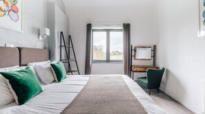 2 chambres, fer et planche à repasser