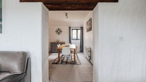 Interior - Plum Guide - Stables (Newquay)