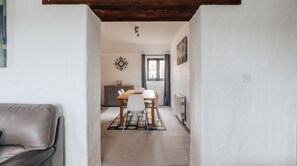 Interior - Plum Guide - Stables (Newquay)