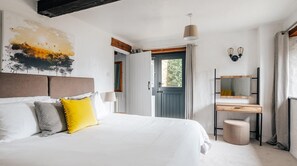 4 chambres, fer et planche Ă repasser