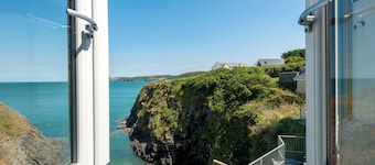 Plum Guide - Headland Cottage