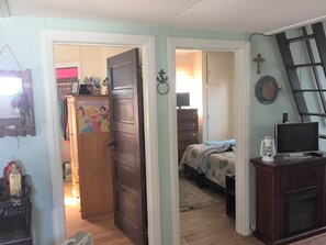 2 slaapkamers, een strijkplank/strijkijzer, gratis wifi, beddengoed