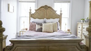 3 makuuhuonetta, silitysrauta/-lauta