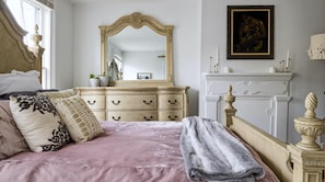 3 Schlafzimmer, Bügeleisen/Bügelbrett