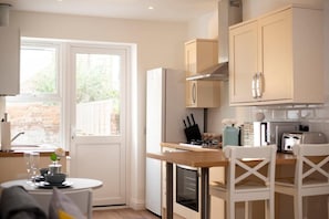 Microwave, oven
